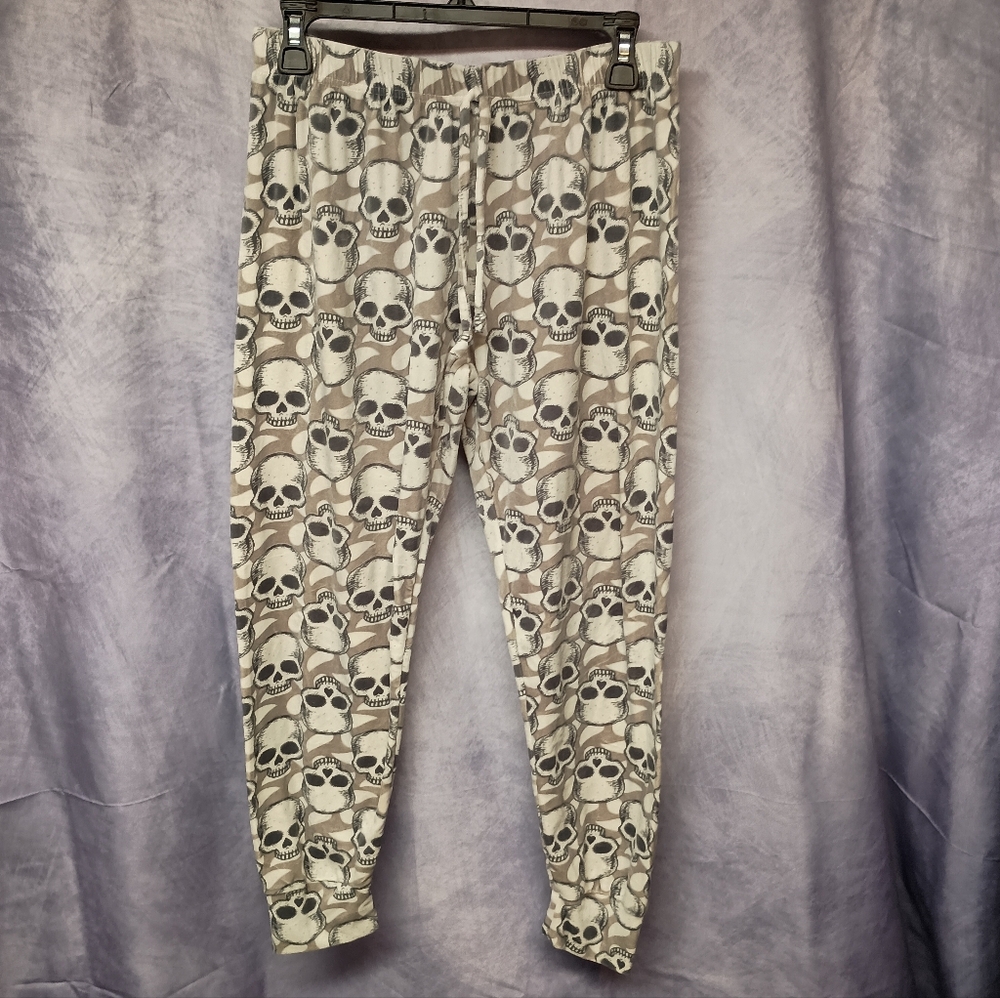 Emme Jordan Soft Fleece Skull Leggings‎